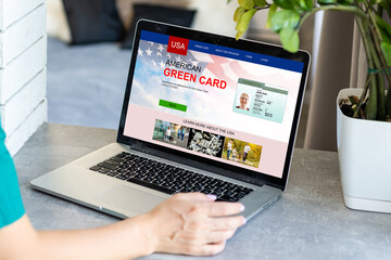 computer screen that says green card
